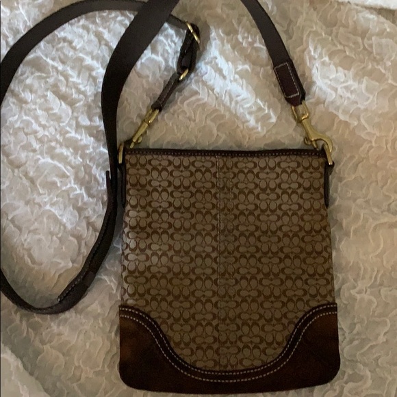 Vintage coach crossbody with suede. - Picture 4 of 5